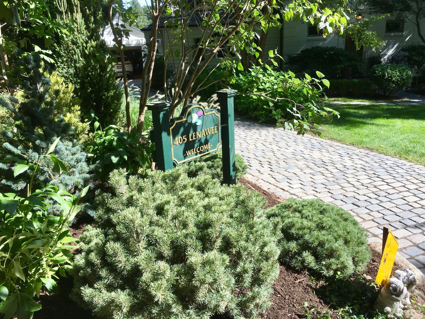 Sleek garden symmetry